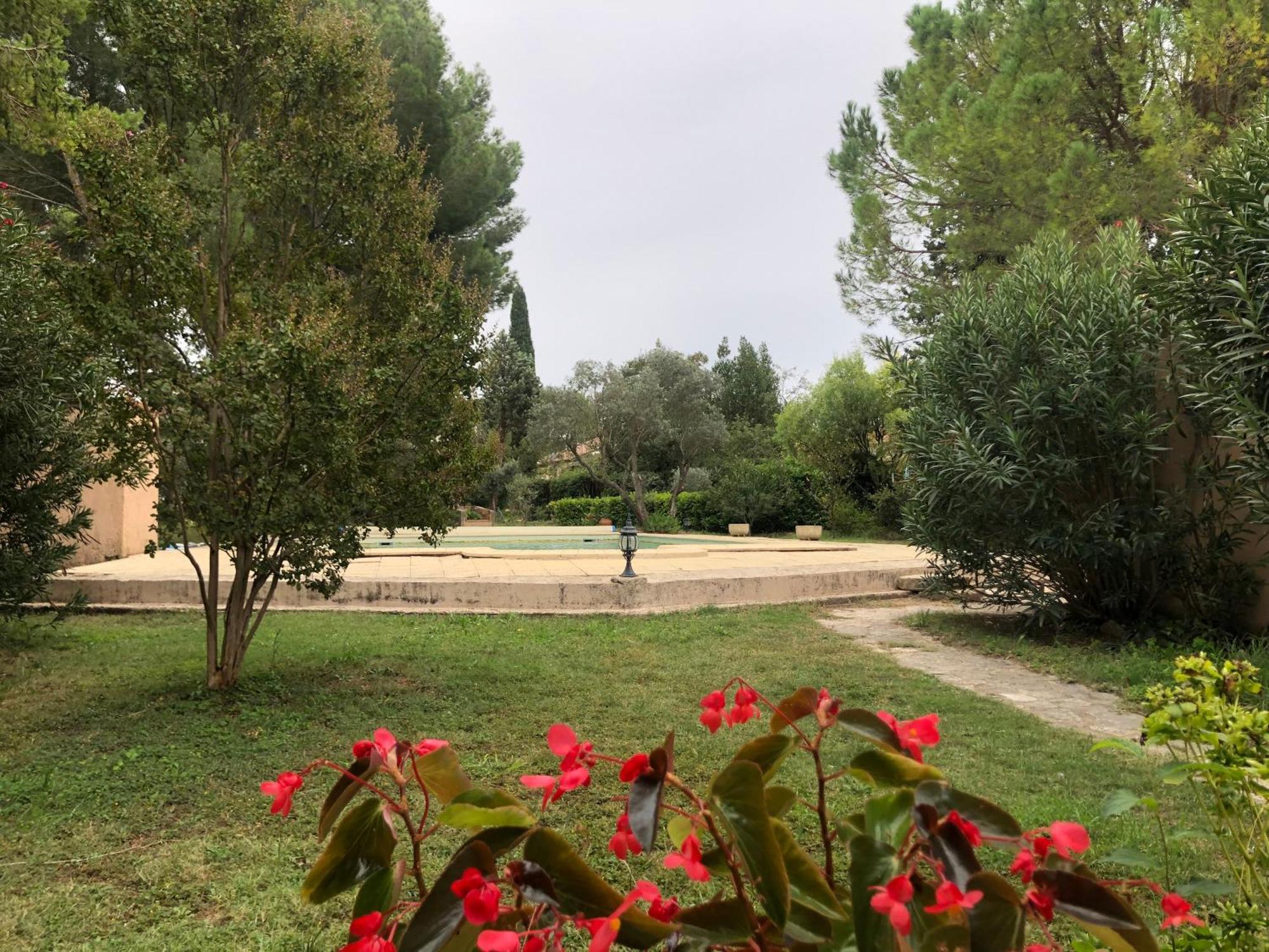 Gite En Provence Dans Grand Jardin Avec Piscine Partagee 科尔尼永孔福 外观 照片